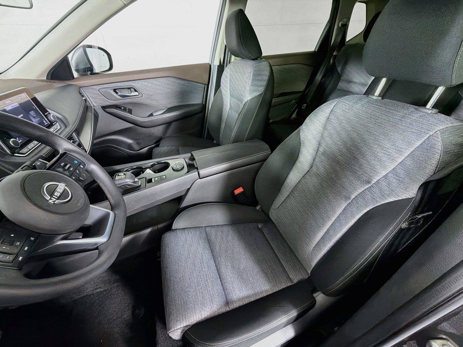 Used 2023 Nissan Rogue SV AWD/4WD image 2