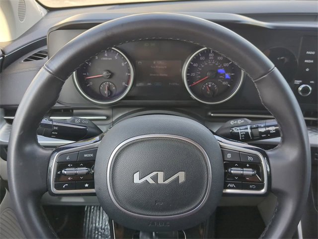 Used 2024 Kia Carnival LX image 31