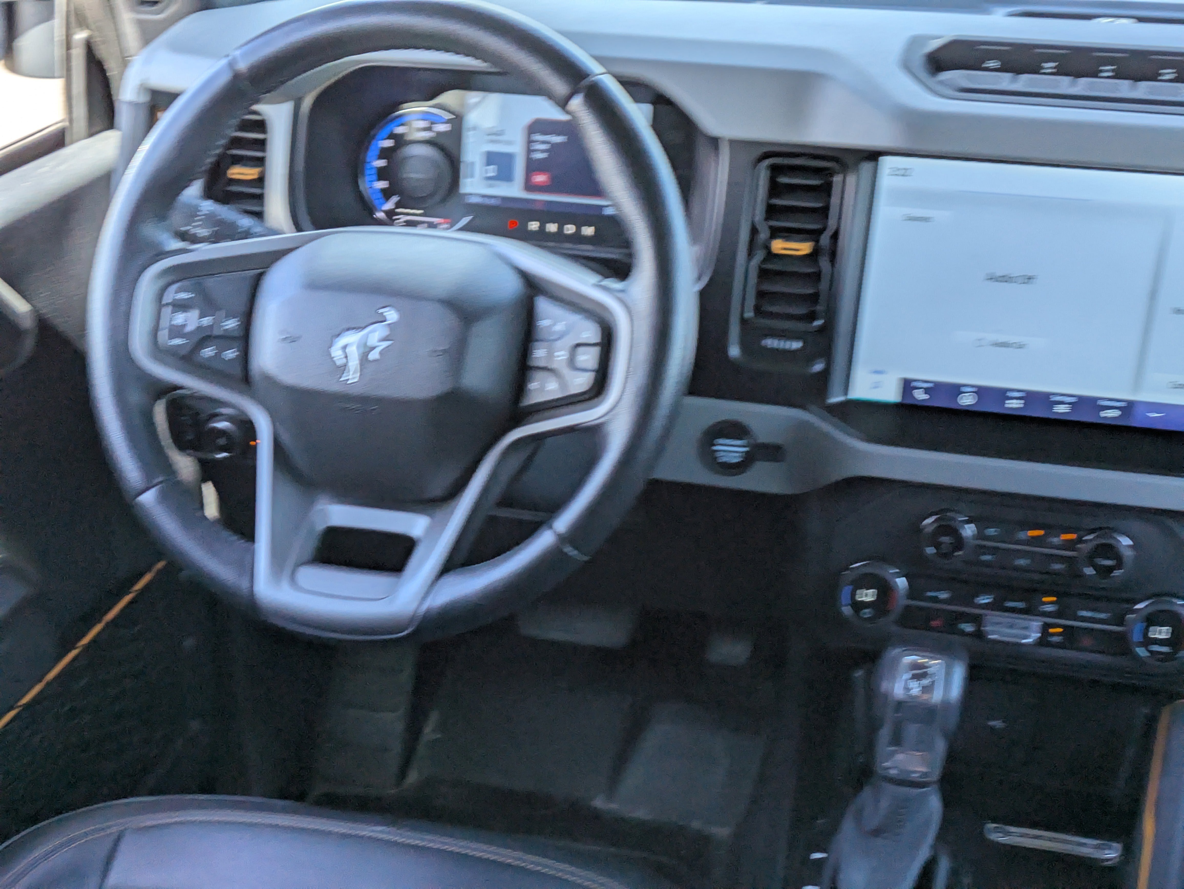 Used 2023 Ford Bronco Badlands image 19