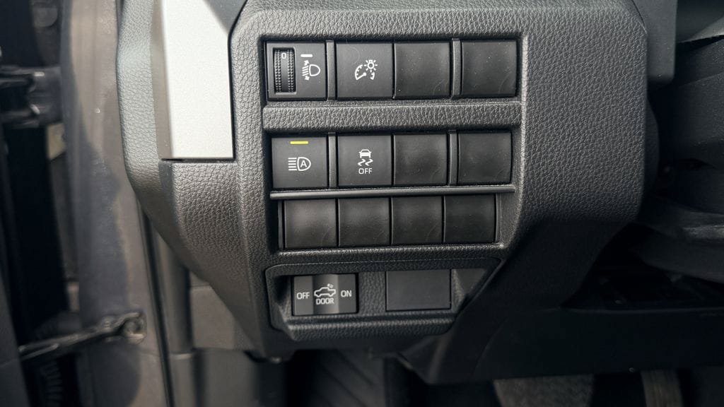 Used 2024 Toyota Tacoma SR5 AWD/4WD image 24