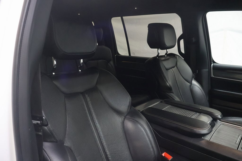 Used 2024 Jeep Wagoneer Series II w/ Flexible Seating Group image 11