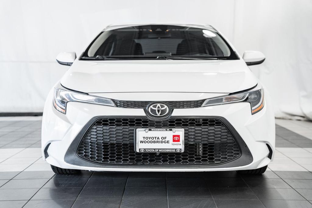 Used 2021 Toyota Corolla LE image 2