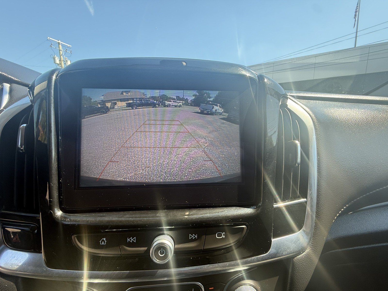 Used 2018 Chevrolet Traverse LT FWD image 16