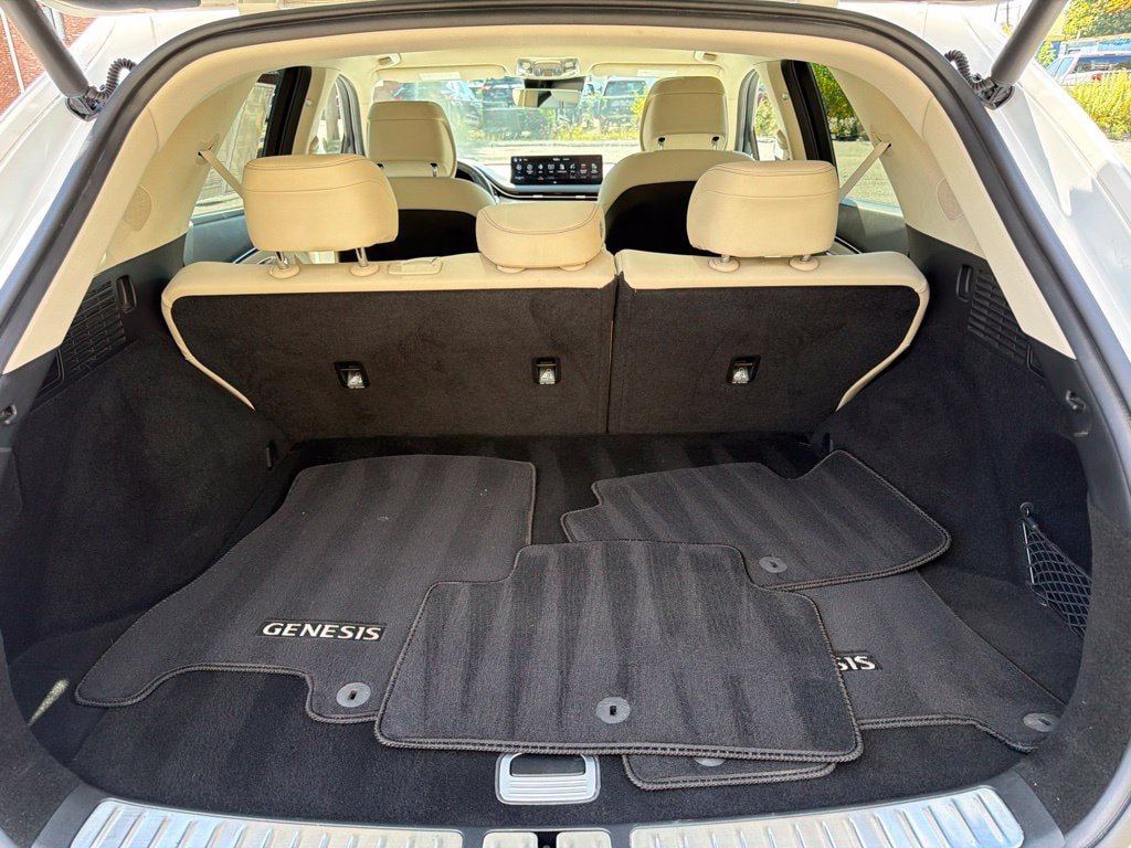 Used 2022 Genesis GV70 2.5T w/ Select Package AWD/4WD image 31