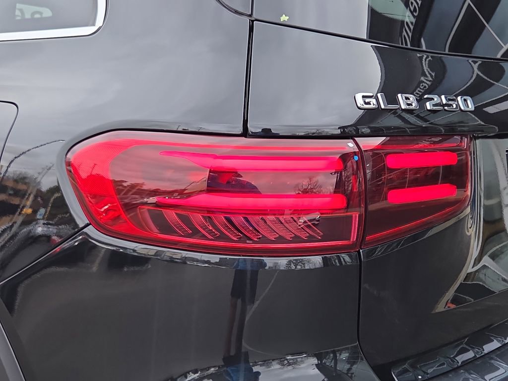 Certified 2026 Mercedes-Benz GLB 250 GLB 250 image 11