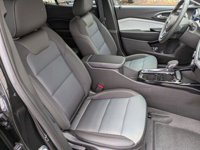 New 2026 Chevrolet Trax LT w/ Driver Confidence Package image 27