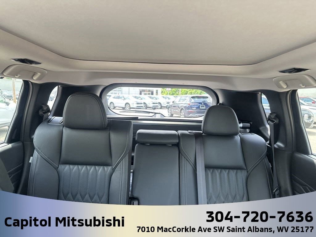 New 2025 Mitsubishi Outlander SEL image 35