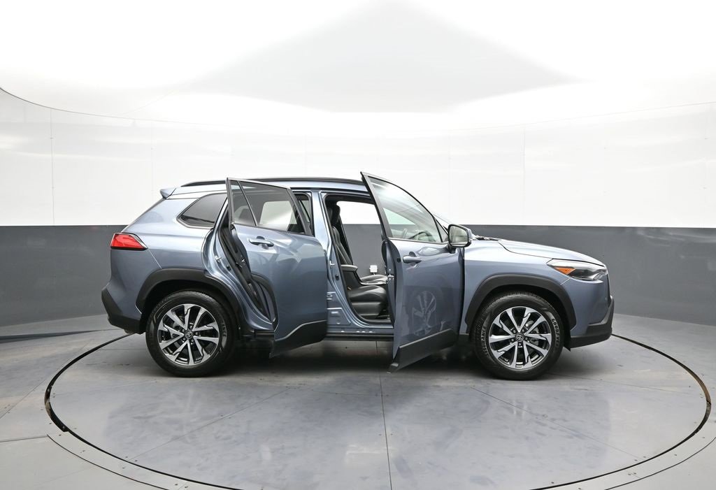 Certified 2023 Toyota Corolla Cross XLE image 42