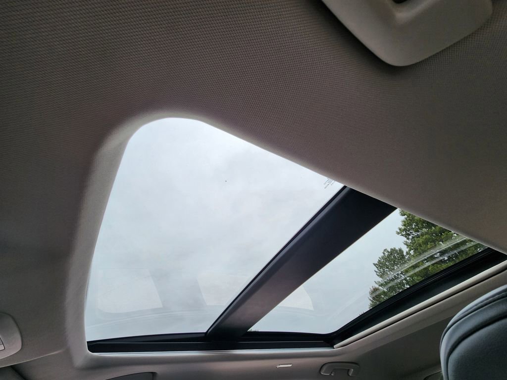 Used 2024 Nissan Ariya FWD image 24