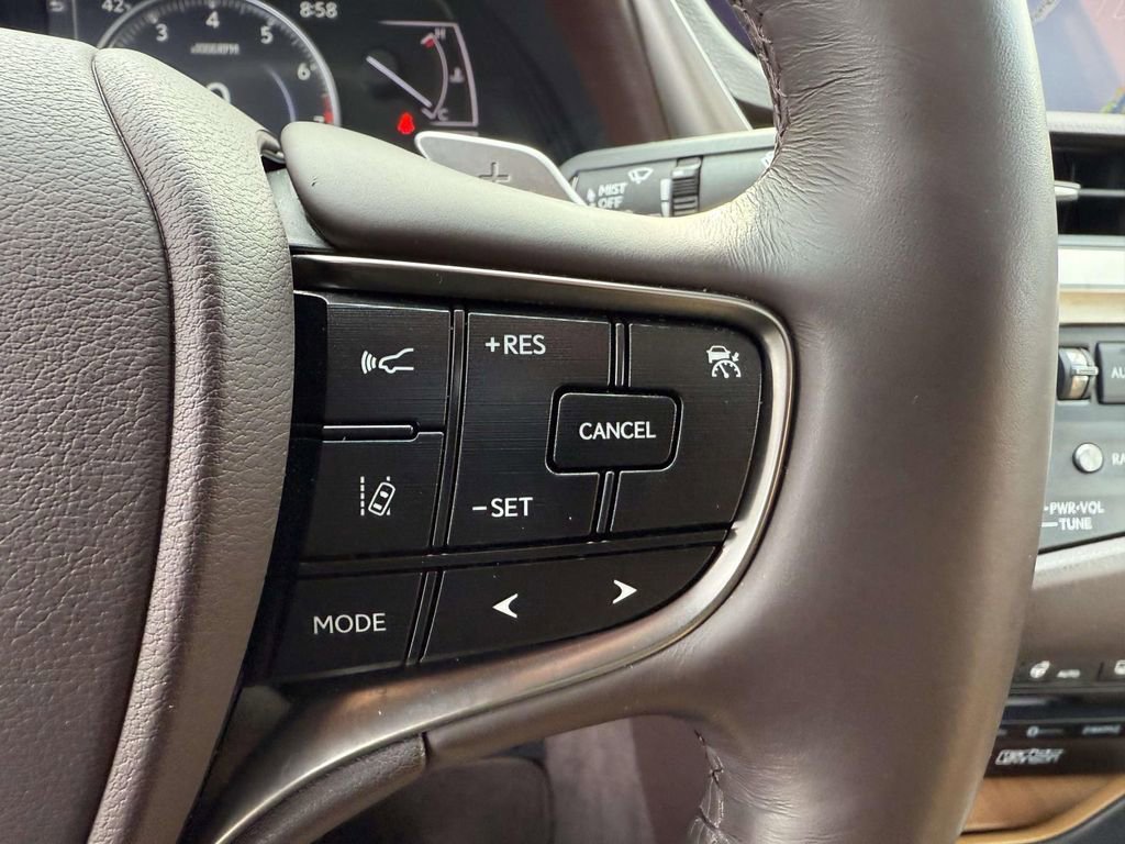 Used 2019 Lexus ES 350 Ultra Luxury w/ Accessory Package 2 image 21