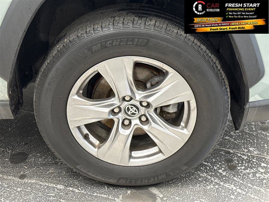 Used 2022 Toyota RAV4 XLE image 54