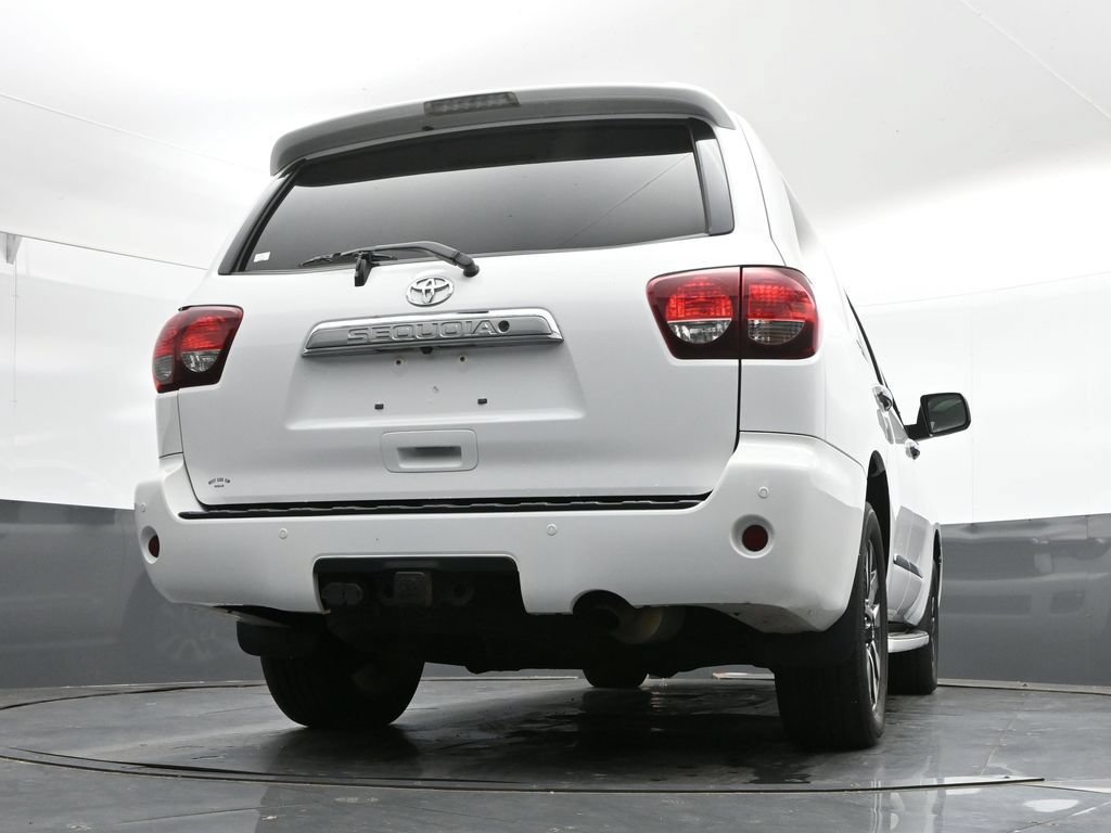 Used 2018 Toyota Sequoia Limited w/ Safety & Convenience Package AWD/4WD image 33