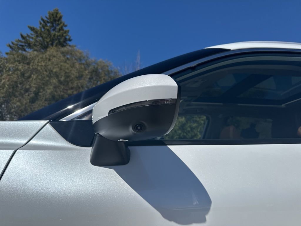 Used 2026 Nissan Rogue Platinum w/ Platinum Premium Package AWD/4WD image 41