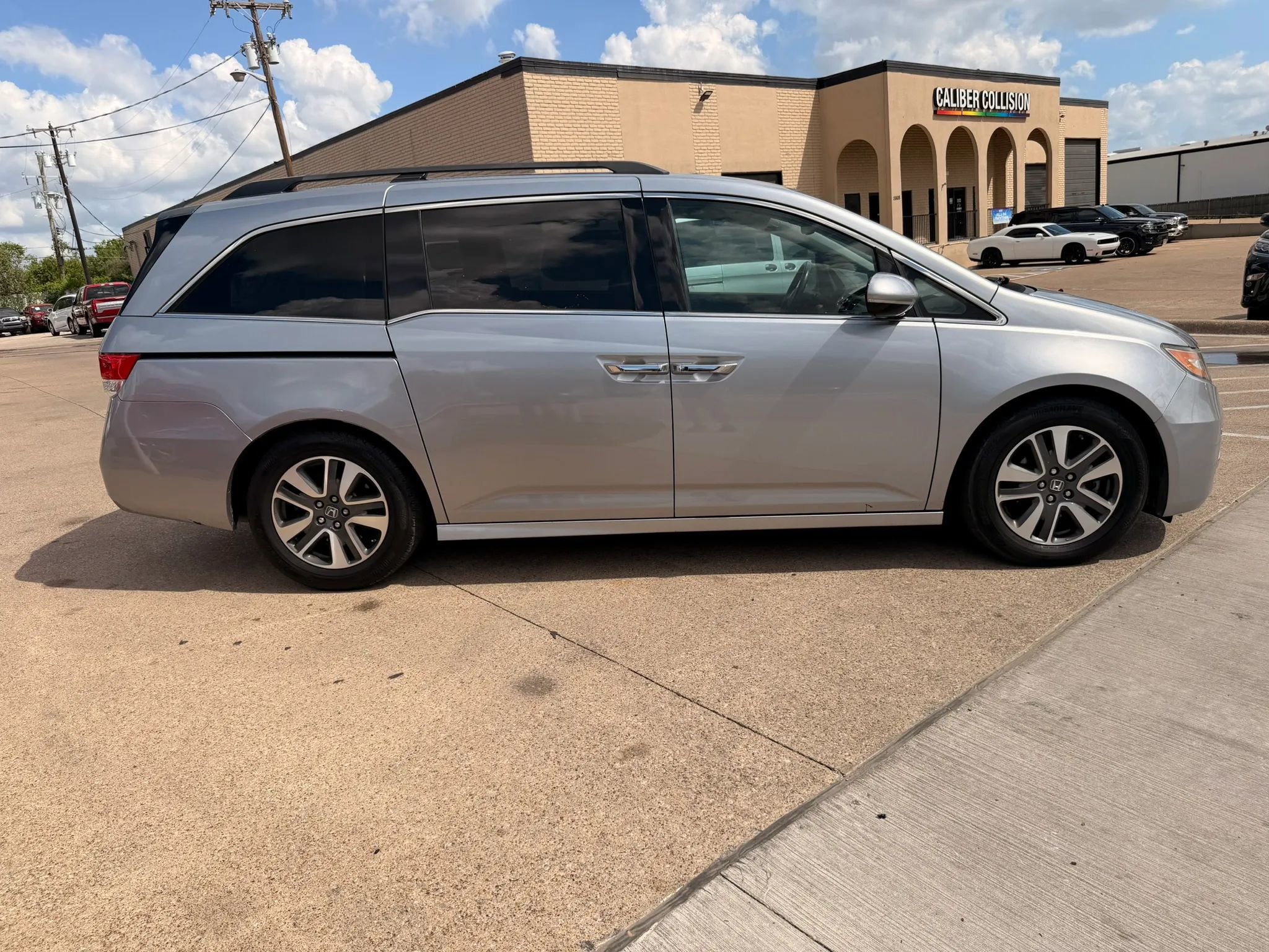 Used 2016 Honda Odyssey Touring image 5