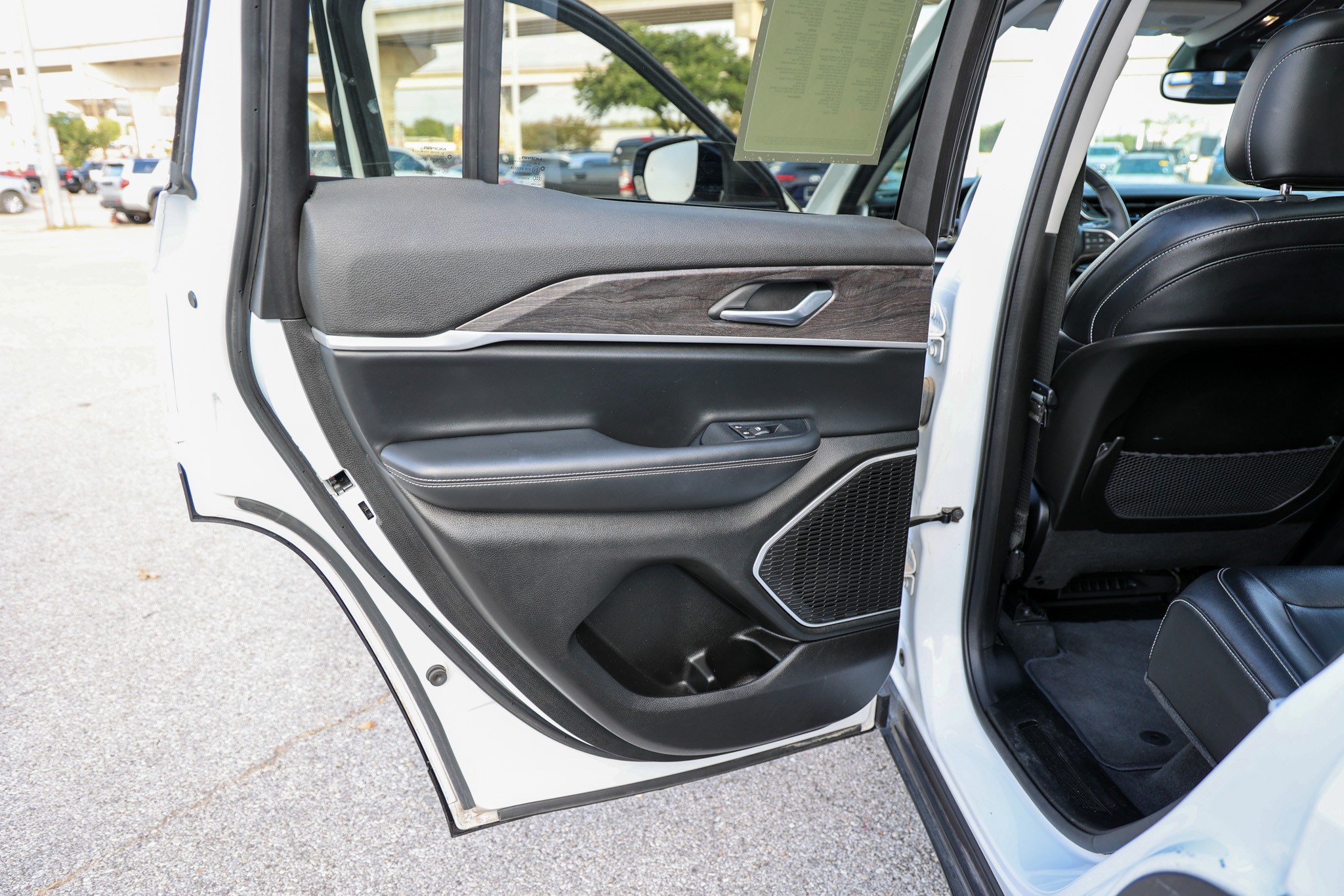 Used 2022 Jeep Grand Cherokee Limited w/ MOPAR Finishing Package RWD image 35