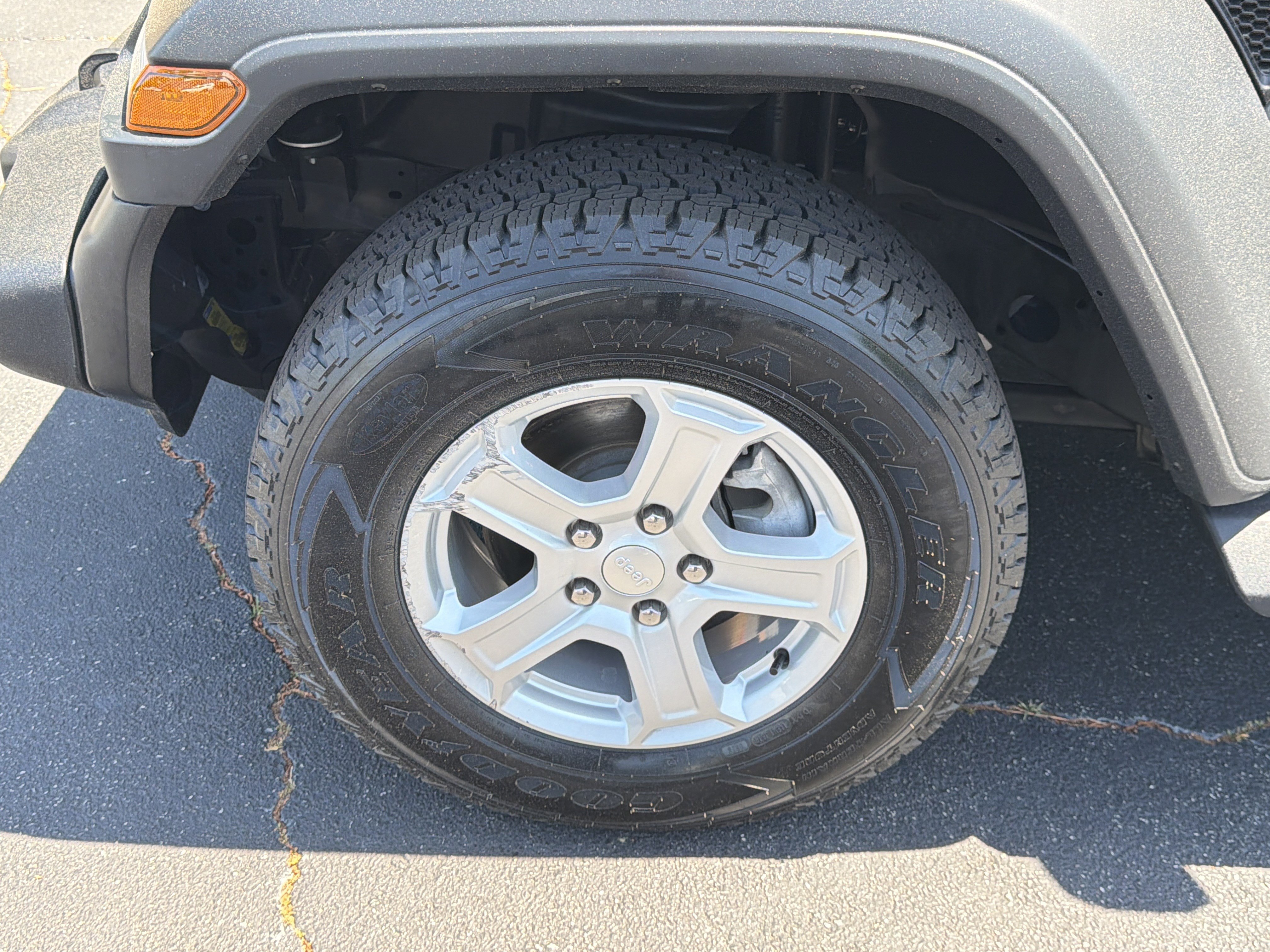 Used 2022 Jeep Wrangler Unlimited Sport AWD/4WD image 13