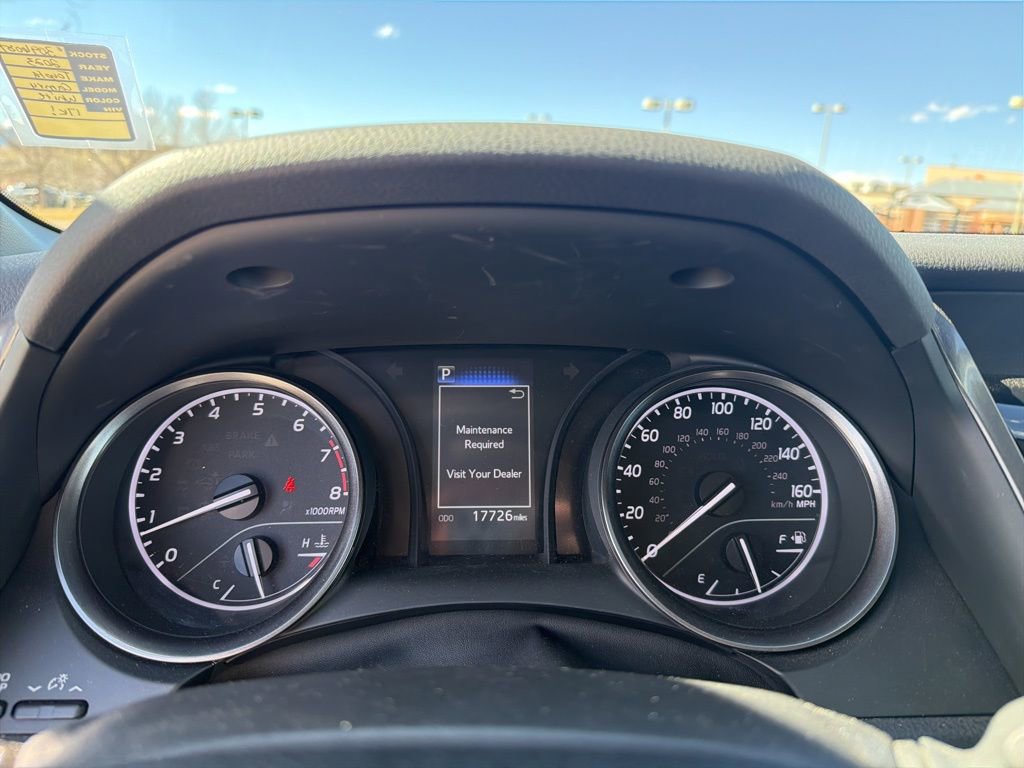 Used 2023 Toyota Camry SE image 14