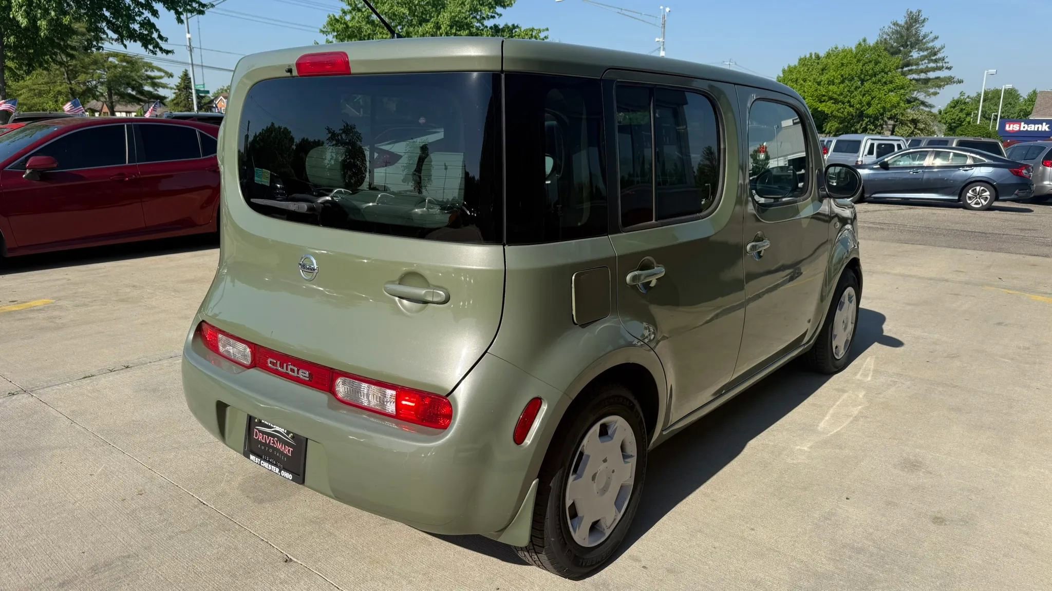 Used 2009 Nissan Cube 1.8 S w/ Interior Illumination Pkg FWD image 3