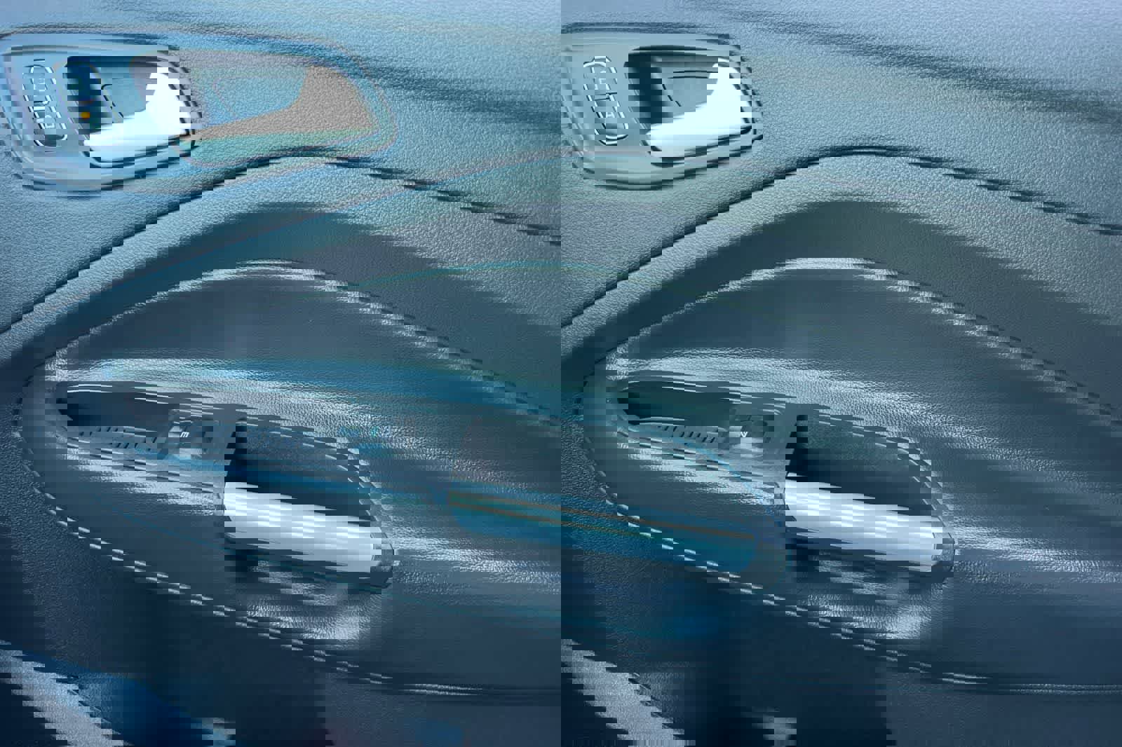 Used 2018 Ford Escape SE image 21