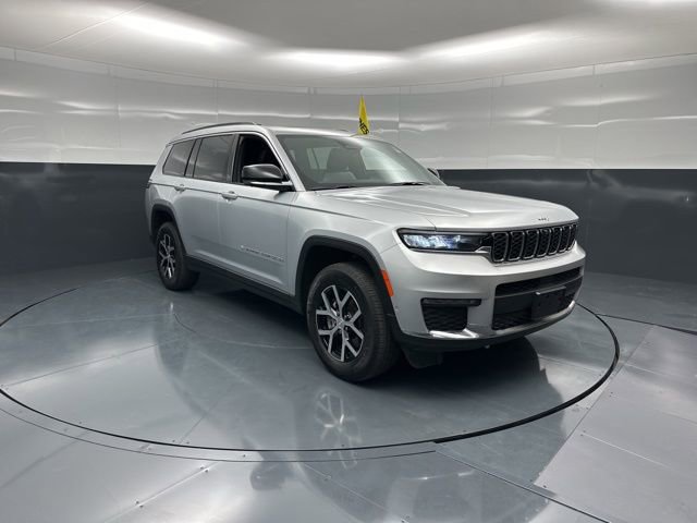 Certified 2024 Jeep Grand Cherokee L Limited w/ Luxury Tech Group II image 2