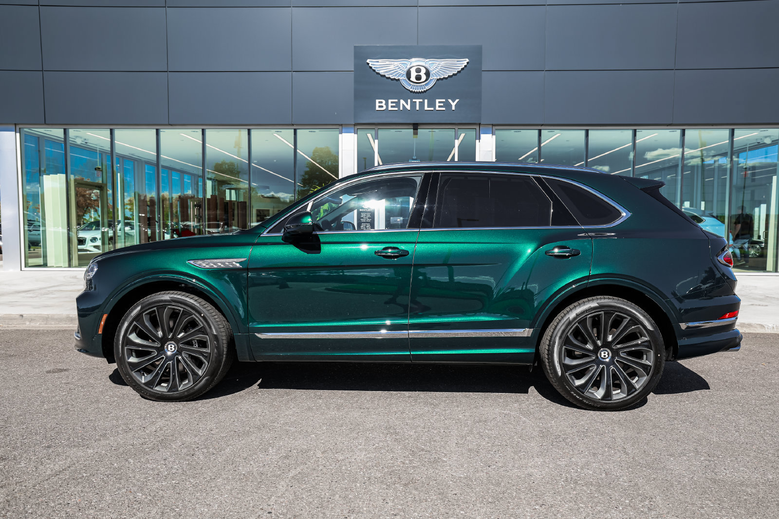 New 2027 Bentley Bentayga AWD/4WD image 5