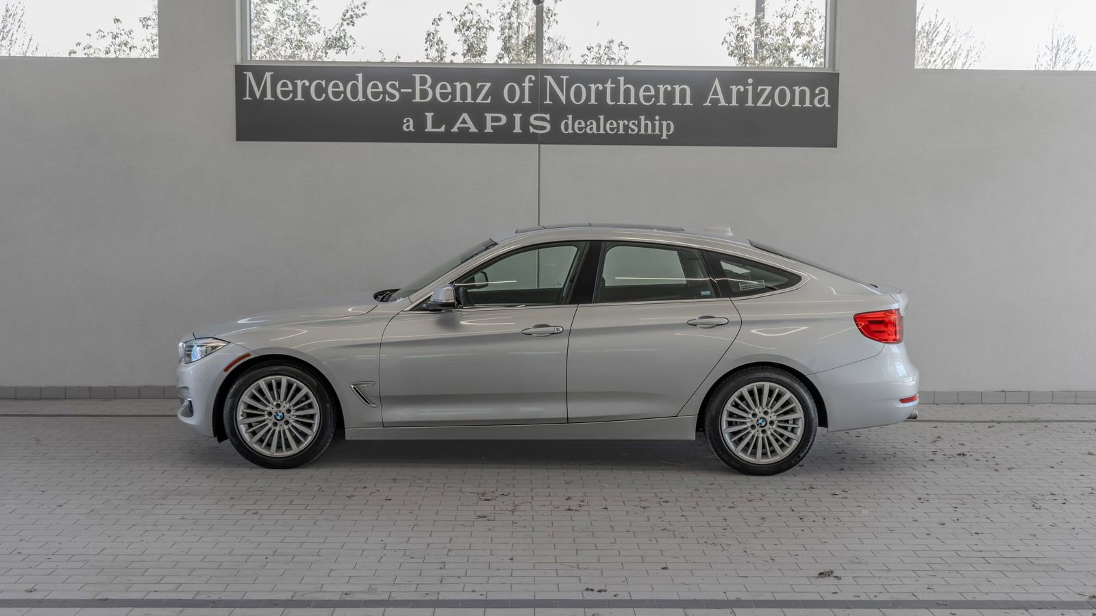 Used 2015 BMW 328i Gran Turismo xDrive AWD/4WD image 2