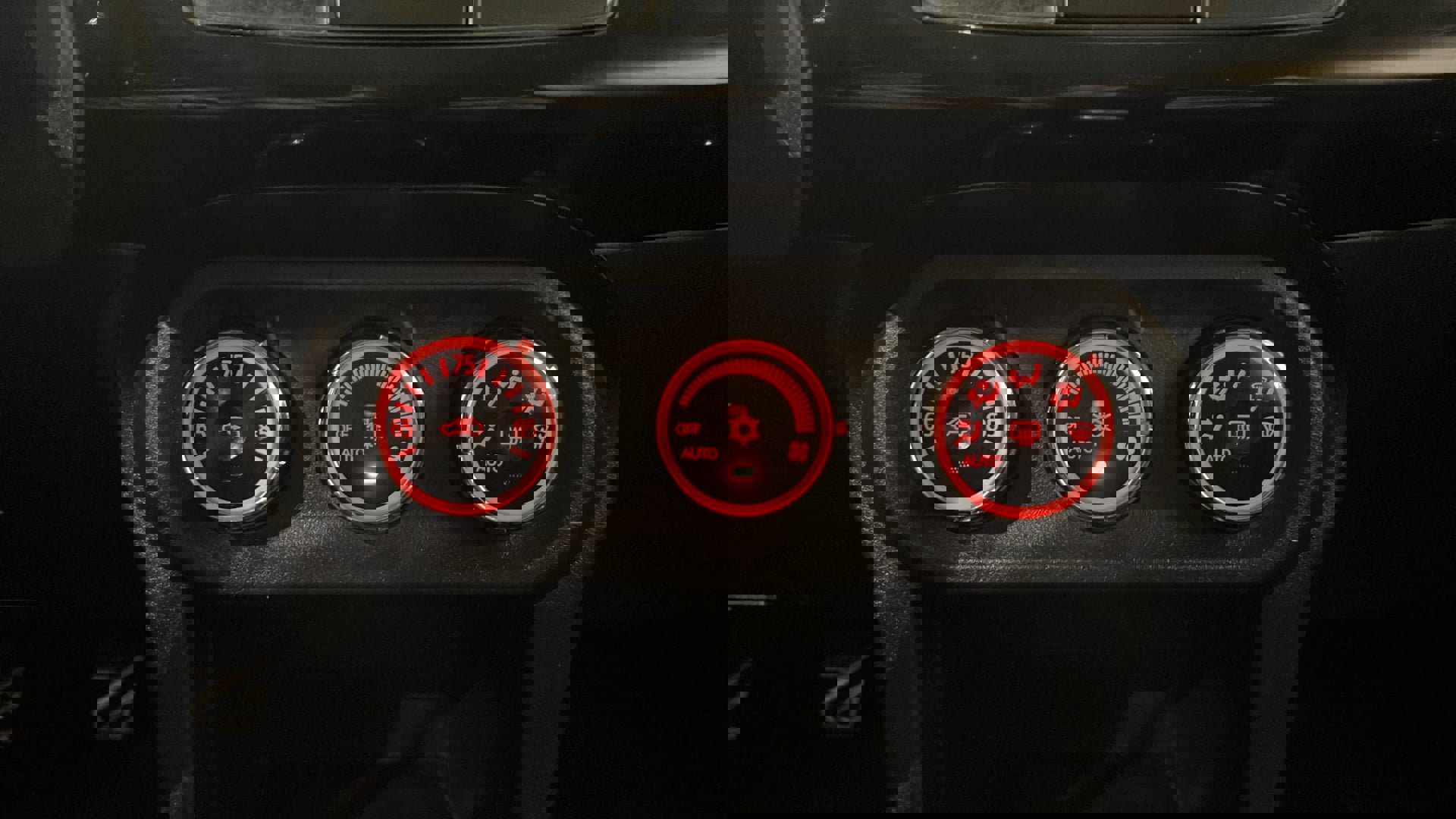 Used 2013 Mitsubishi Lancer Evolution GSR image 28