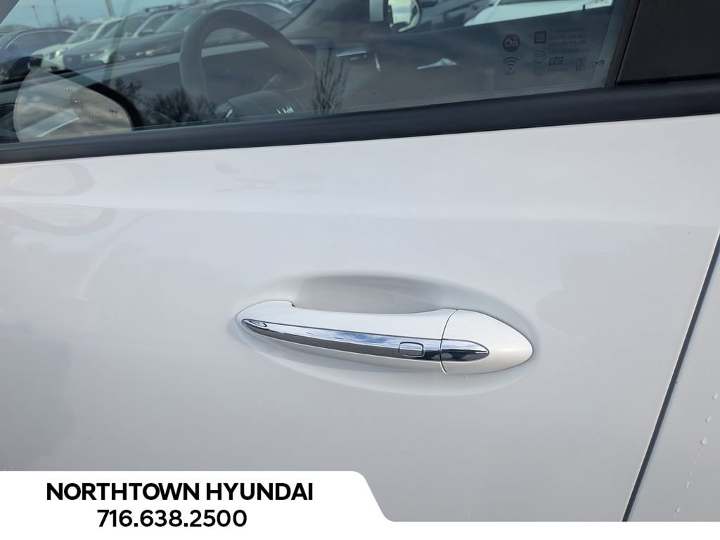 Used 2024 Buick Encore GX Preferred FWD image 35