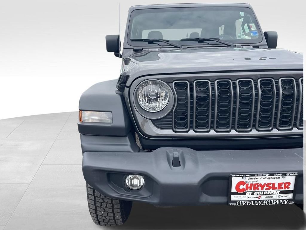Used 2021 Jeep Gladiator Sport w/ Trailer Tow Package AWD/4WD image 18