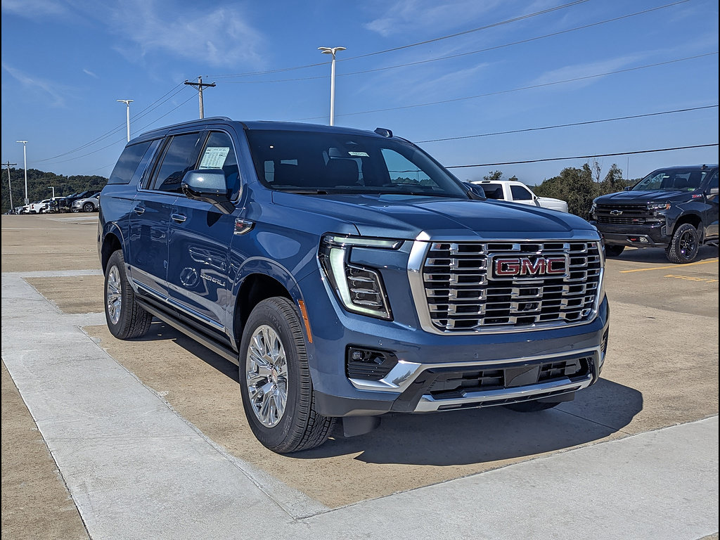 New 2026 GMC Yukon XL Denali w/ Denali Reserve Package AWD/4WD image 5