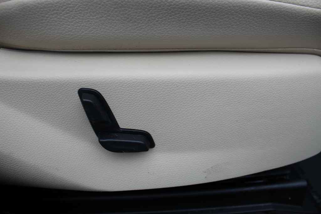 Used 2015 Mercedes-Benz GLK 350 2WD image 27