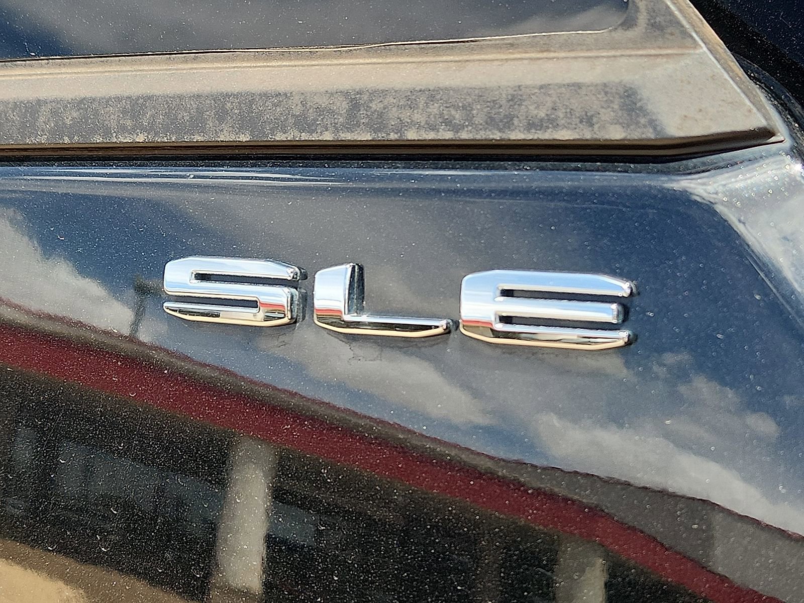 Used 2022 GMC Terrain SLE w/ Driver Convenience Package FWD image 9