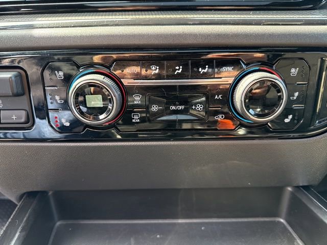 Used 2022 Chevrolet Silverado 1500 ZR2 w/ Technology Package image 18