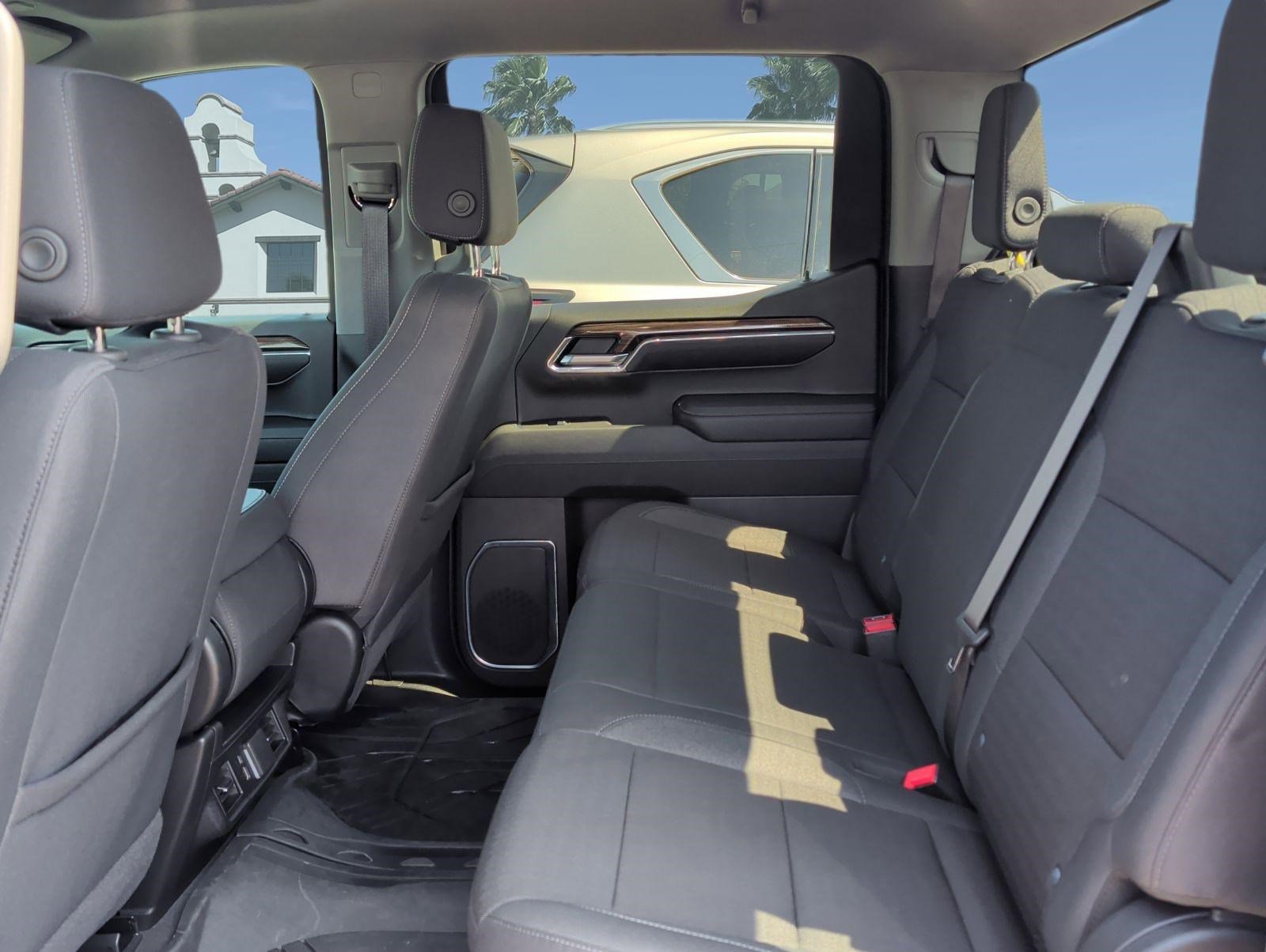 Used 2025 Chevrolet Silverado 1500 RST w/ Dark Appearance Package image 19