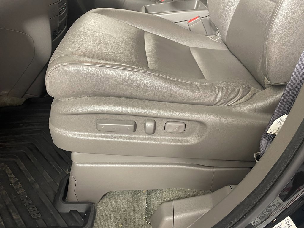 Used 2016 Honda Odyssey Touring Elite image 25