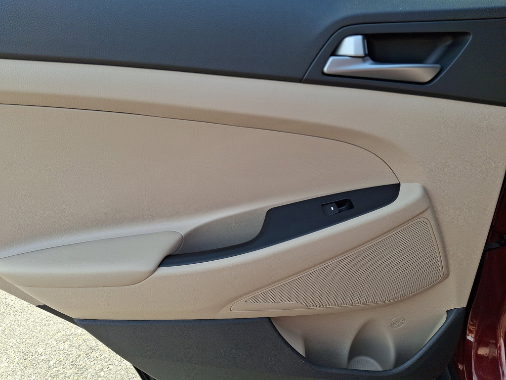 Used 2017 Hyundai Tucson SE w/ Cargo Package FWD image 19