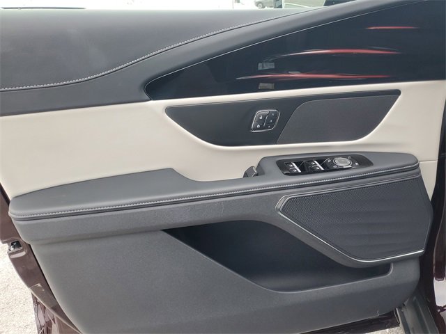 Certified 2025 Lincoln Nautilus Premier image 13