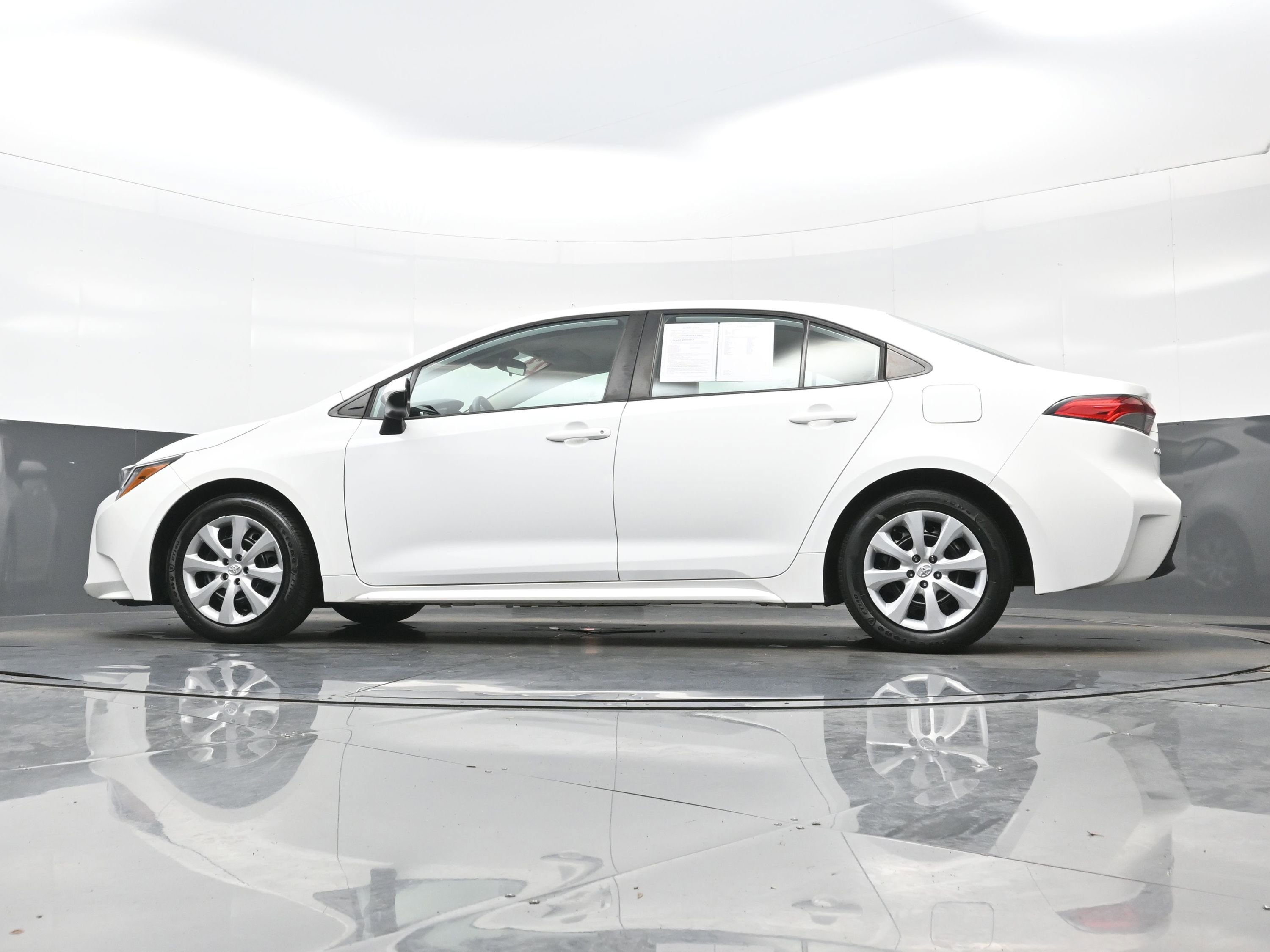 Used 2023 Toyota Corolla LE FWD image 27