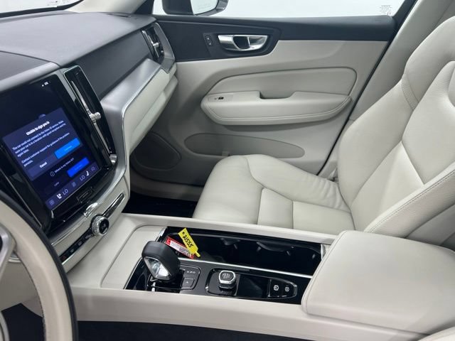 Used 2023 Volvo XC60 B5 Core w/ Climate Package AWD/4WD image 15