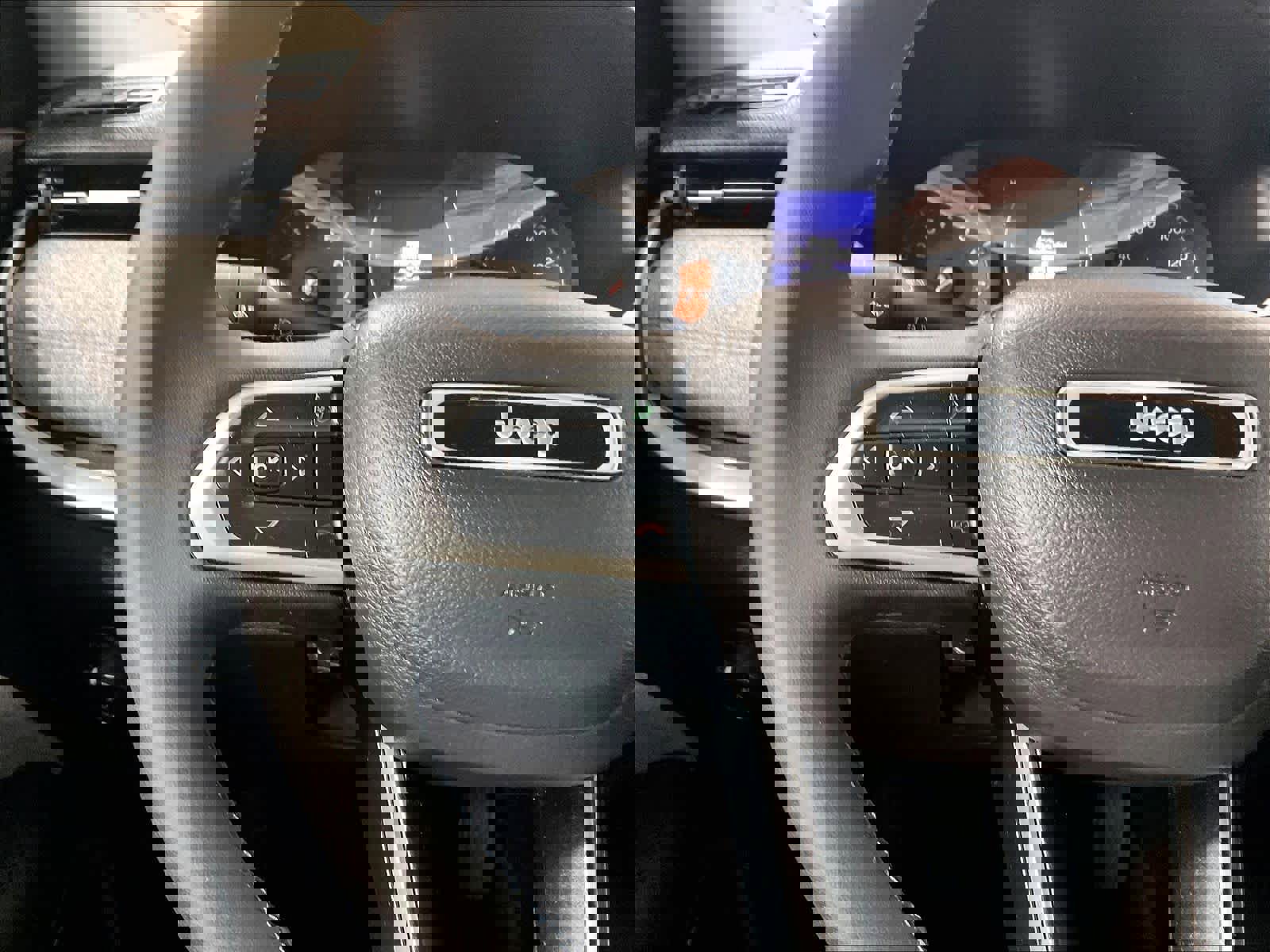 Used 2022 Jeep Compass Latitude w/ Mopar Graphics Package image 22