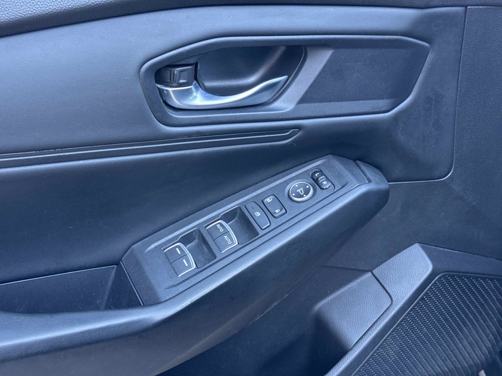 Used 2023 Honda Accord EX image 12