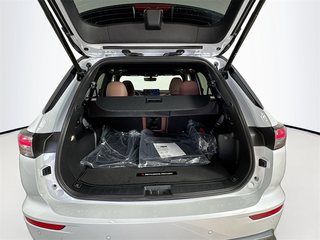 New 2025 Mitsubishi Outlander SEL image 29