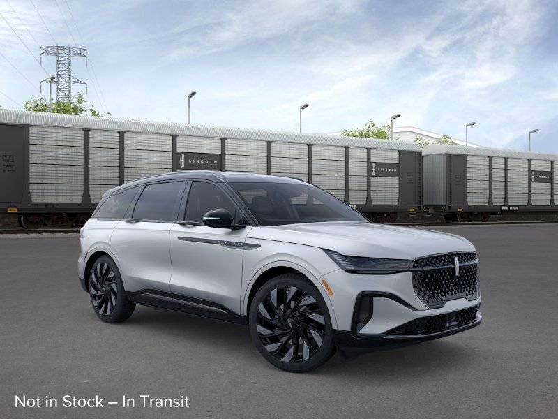 New 2026 Lincoln Nautilus Reserve w/ Jet Appearance Package image 7