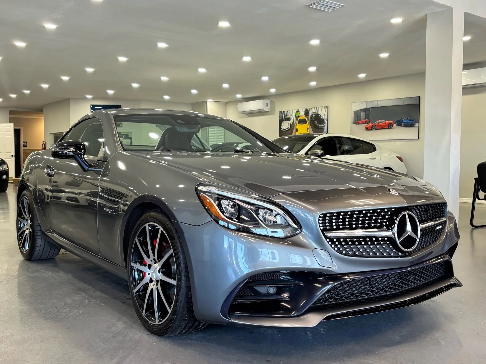 Used 2017 Mercedes-Benz SLC 43 AMG image 1