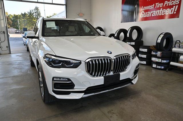 Used 2021 BMW X5 xDrive40i w/ Premium Package image 3