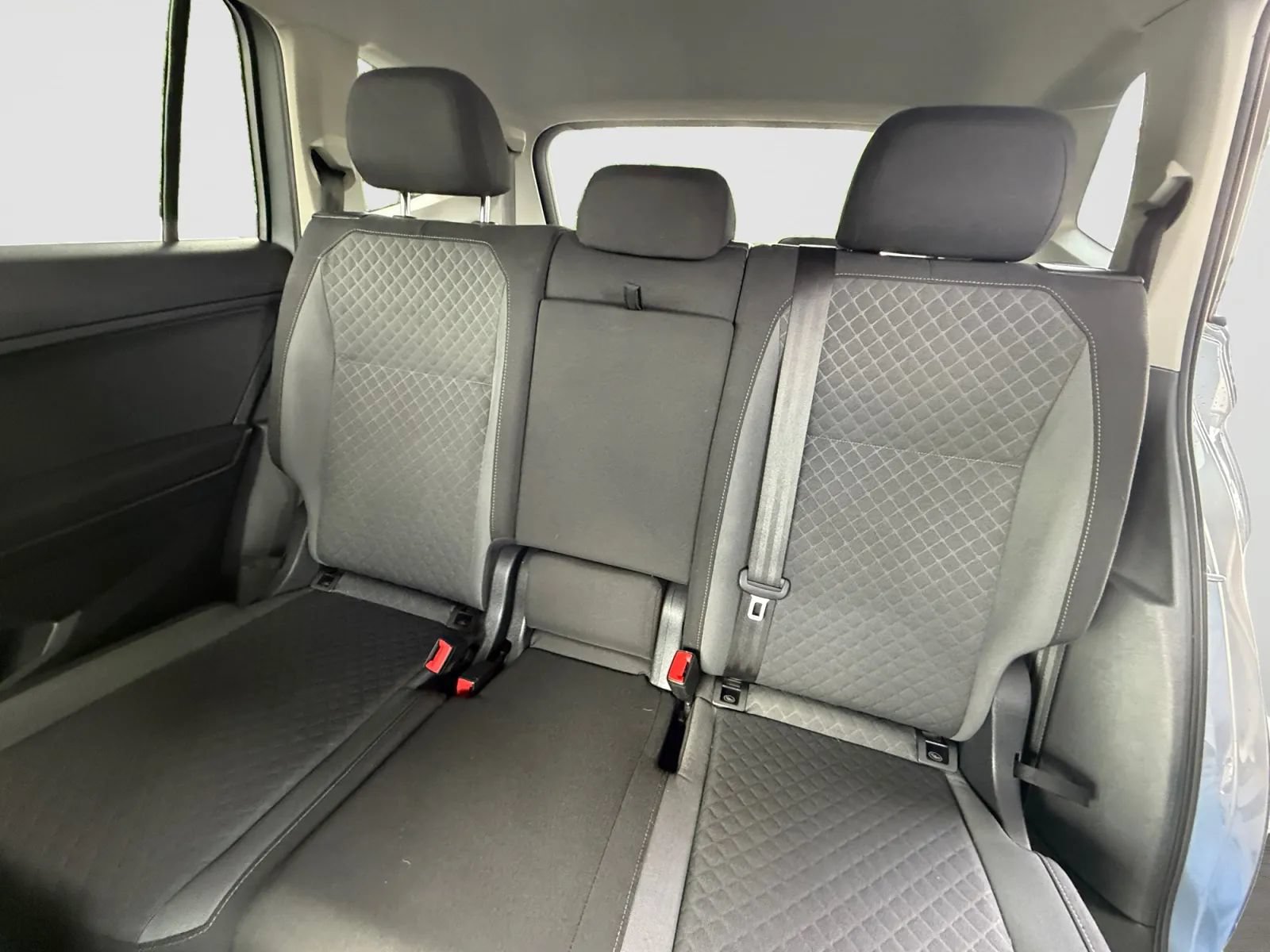 Used 2020 Volkswagen Tiguan S w/ 3rd Row Seat Package AWD/4WD image 15