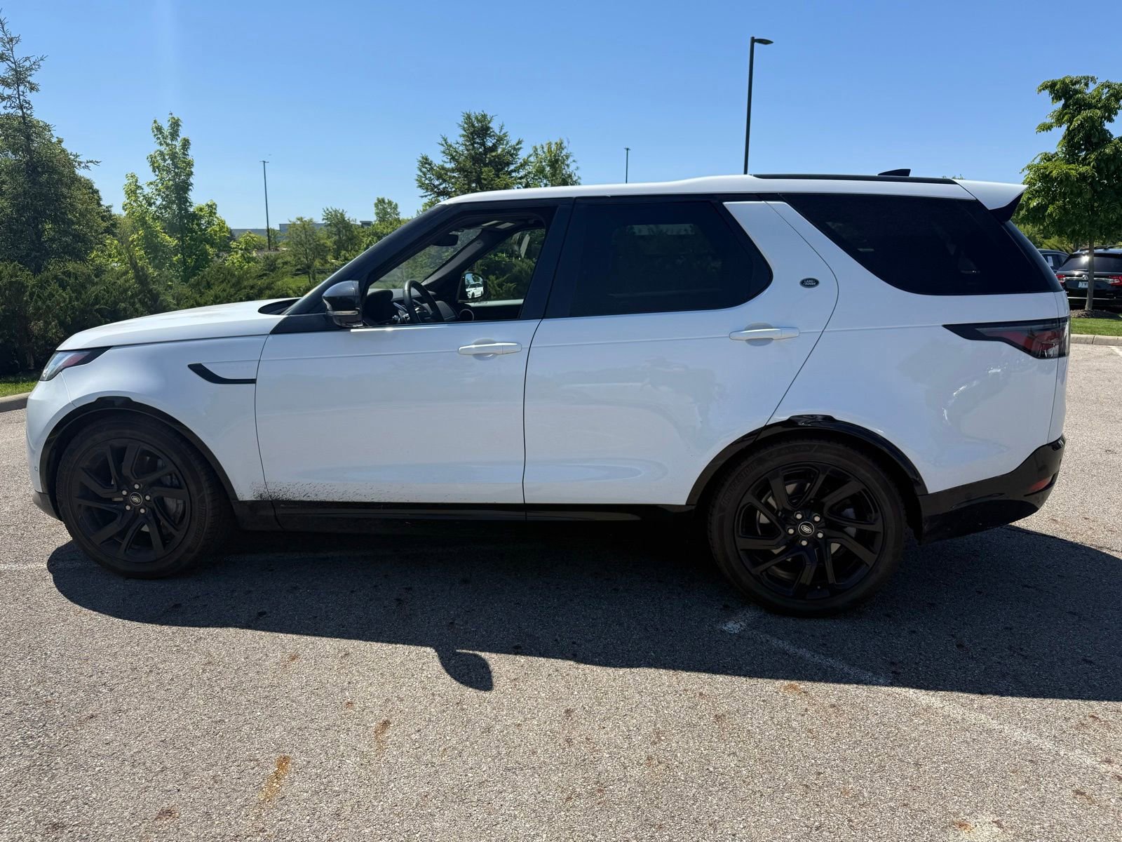 Used 2025 Land Rover Discovery Dynamic SE AWD/4WD image 8