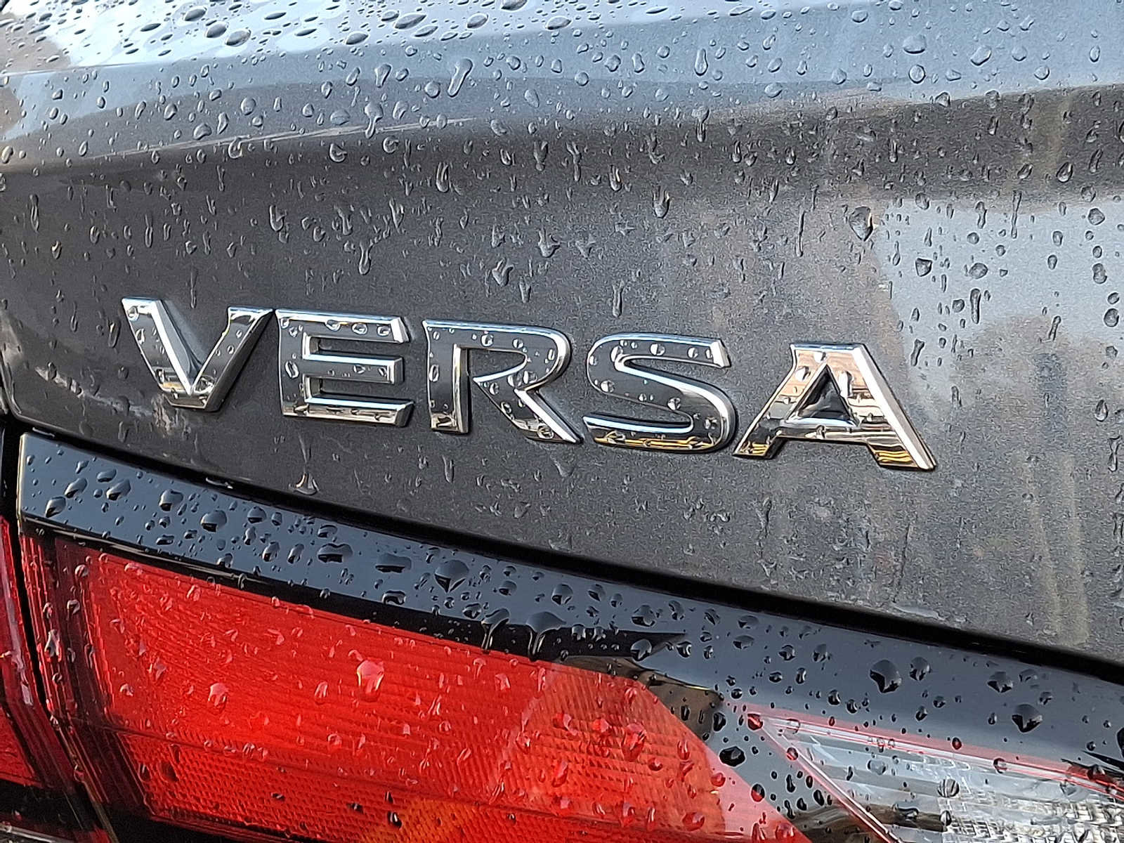 Used 2022 Nissan Versa S image 28