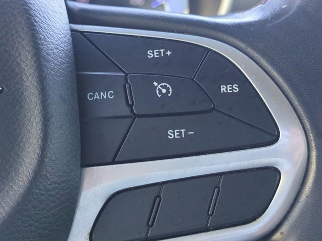 Used 2020 Chrysler Pacifica Touring-L image 25