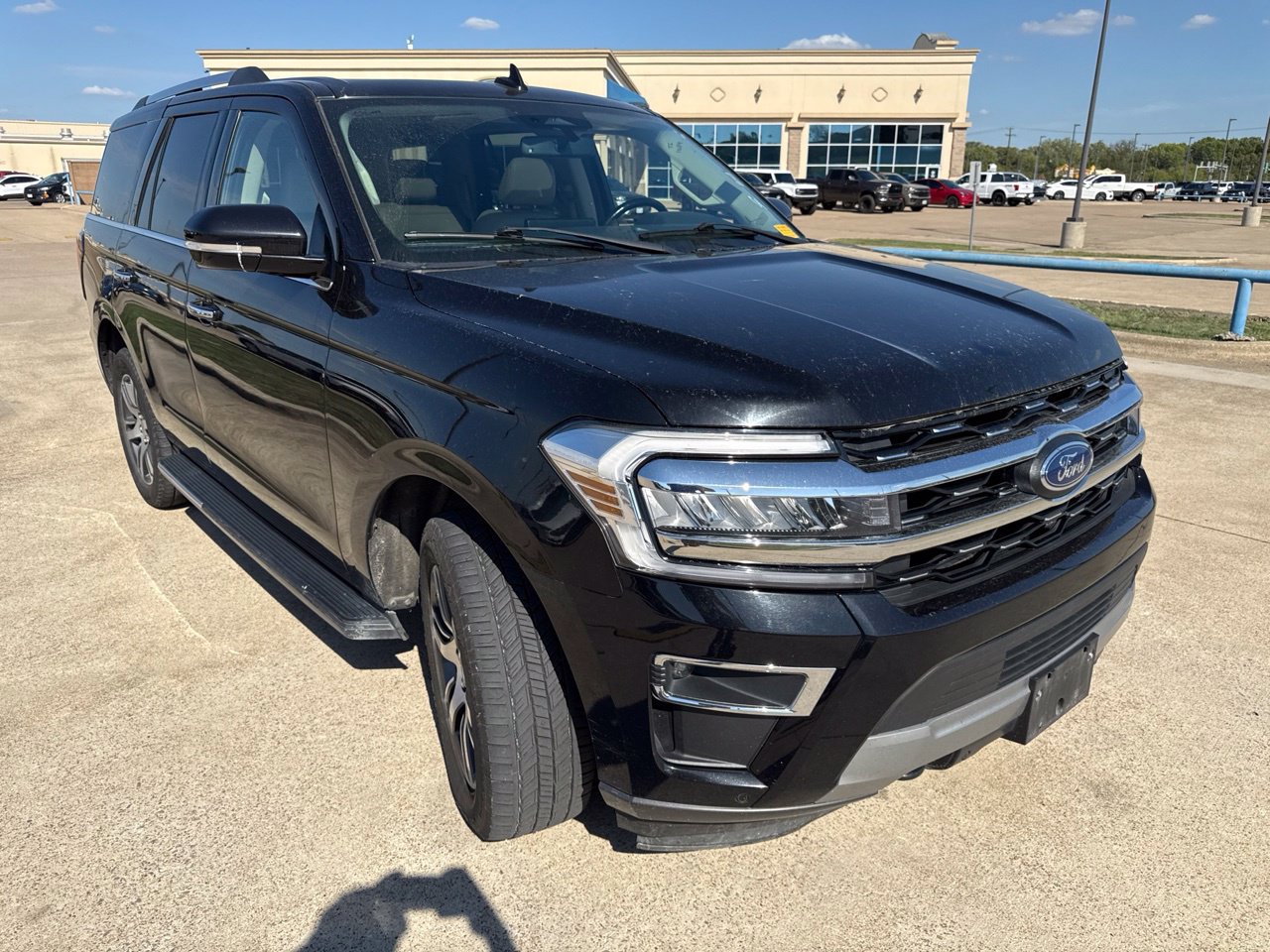 Used 2023 Ford Expedition Limited AWD/4WD image 19